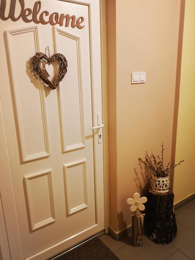 Orsika Hilltop Apartman Eger Zewnętrze zdjęcie