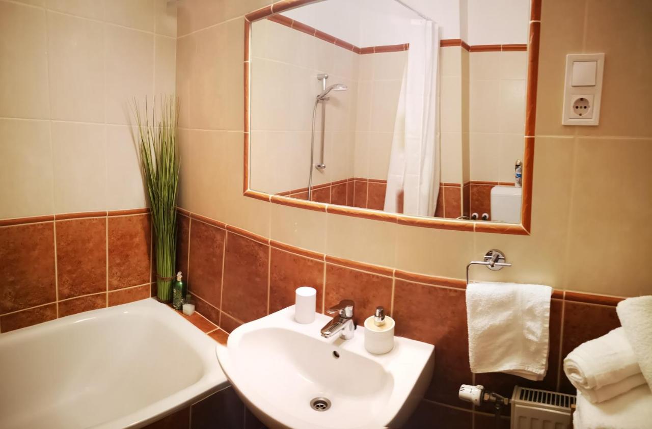 Orsika Hilltop Apartman Eger Zewnętrze zdjęcie