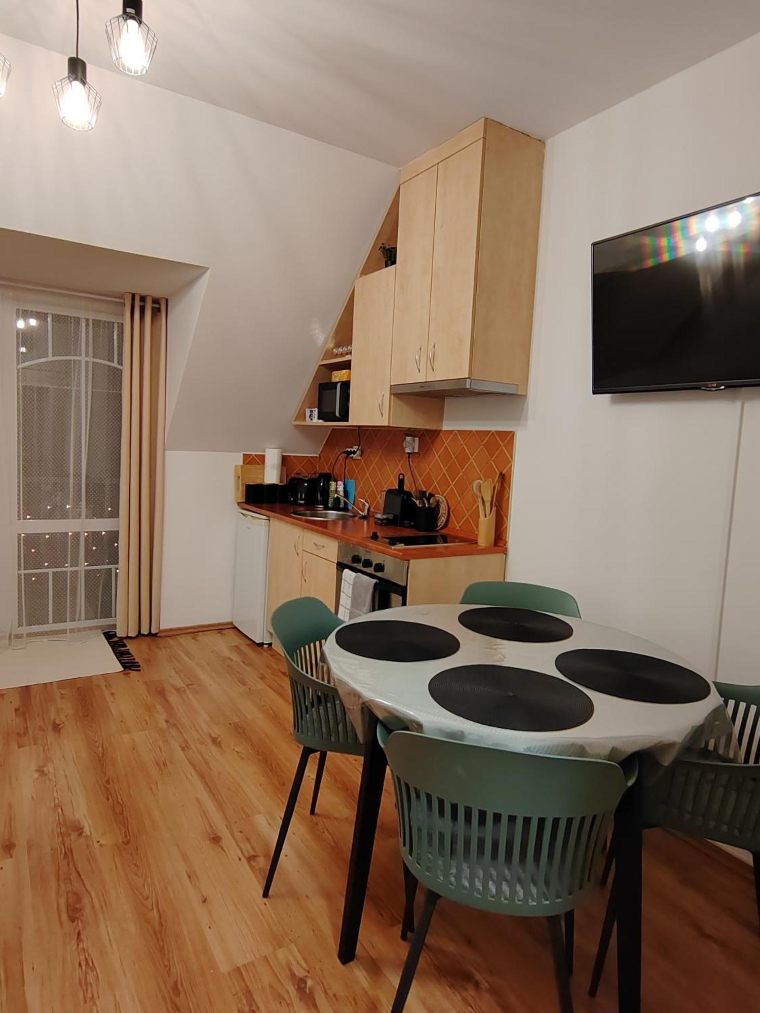 Orsika Hilltop Apartman Eger Zewnętrze zdjęcie